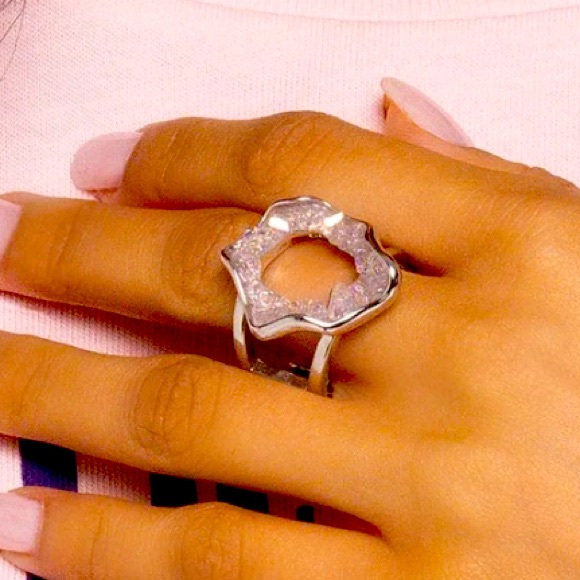 💎⛰️💎 “GEODE GRACE” ELEGANT PINK AND SILVER CRYSTAL RING❗️💎⛰️💎 PAPARAZZI❗️ - Picture 2 of 5